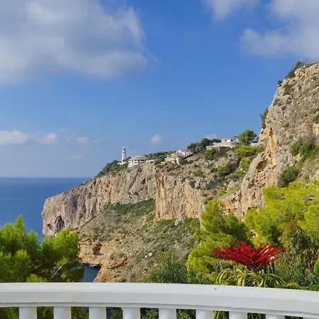 Casa Tradicional Con Bonitas Vistas Y Amplio Jardin Homestay